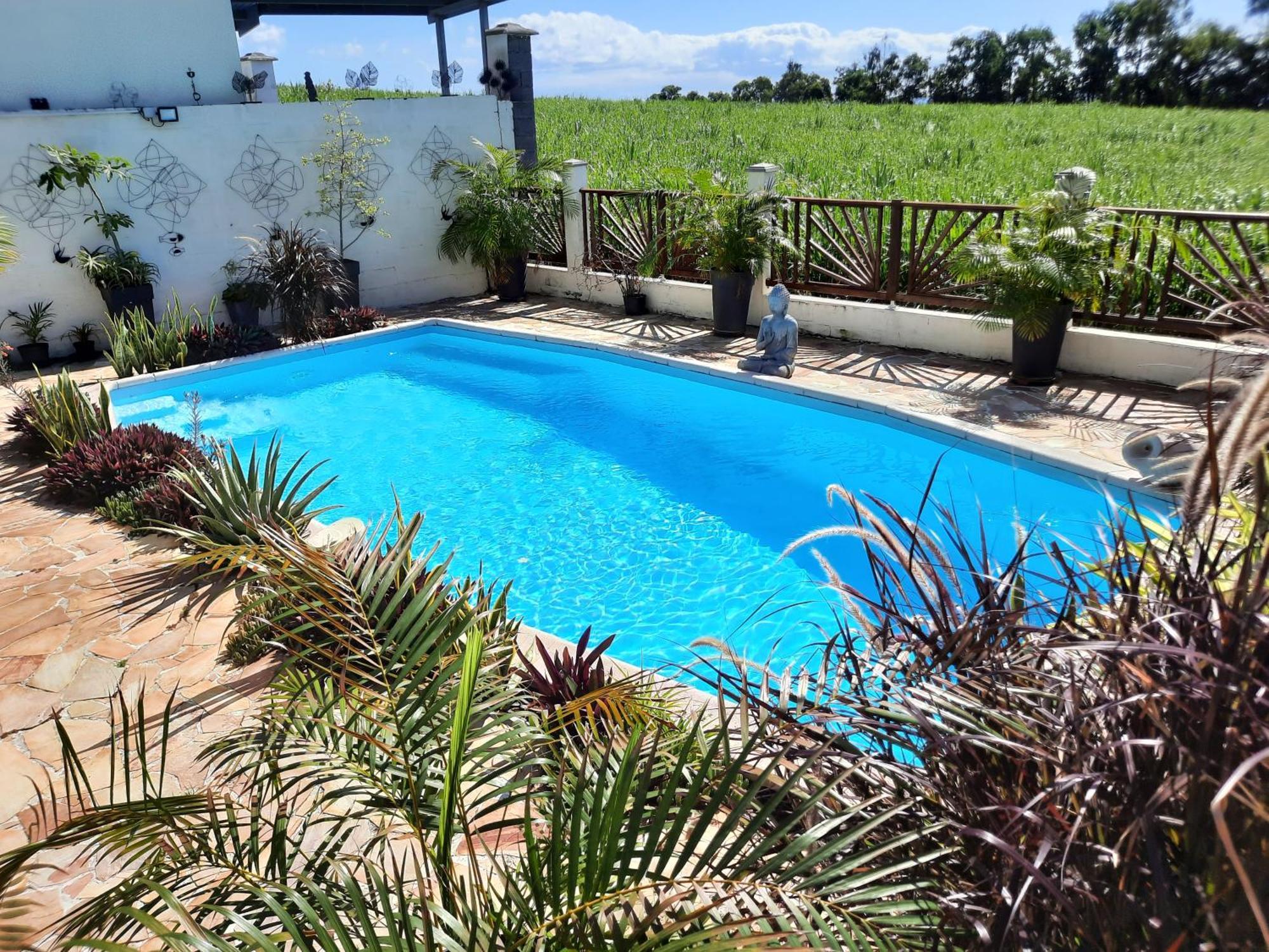 Joli Appartement, Piscine, Jacuzzi Sainte-Suzanne Εξωτερικό φωτογραφία